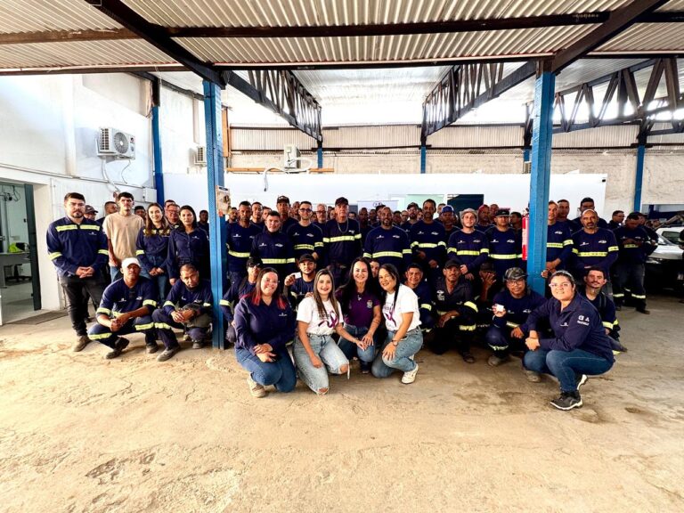 Prefeitura encerra Agosto Lilás com ação em empresa de Aracaju