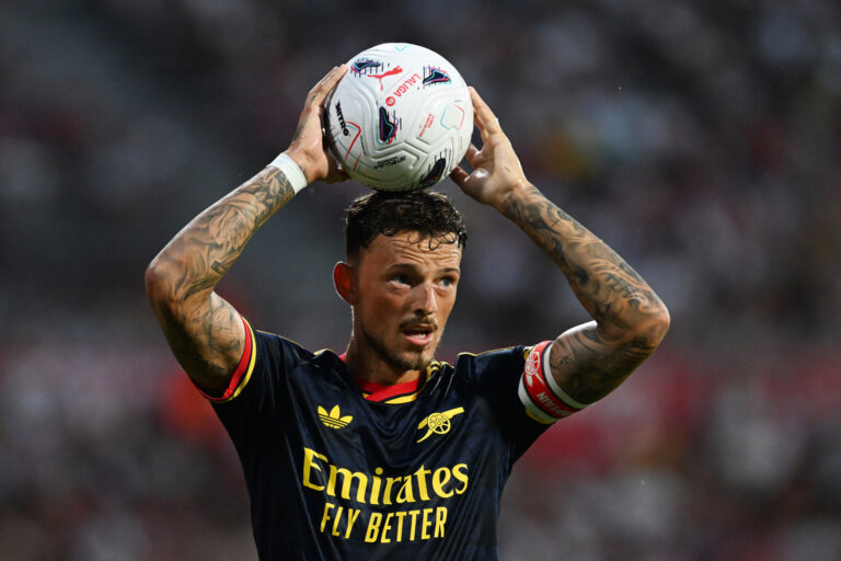 Proibição de toalhas na Premier League preocupa Arsenal e muda estratégia