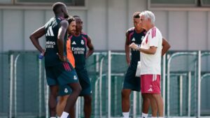 Real Madrid enfrenta Real Sociedad às 16h; saiba onde assistir e escalações