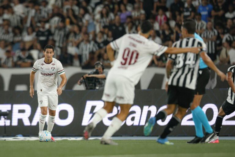 Reservas do Fluminense se destacam em empate com o Botafogo e pressionam por vagas