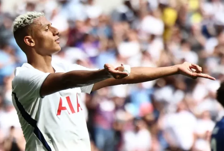 Richarlison solicita saída do Tottenham e não é relacionado contra o Newcastle
