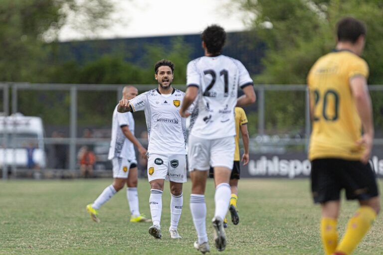 Rodrigo Santana elogia grupo após reação, futuro será decidido em reunião