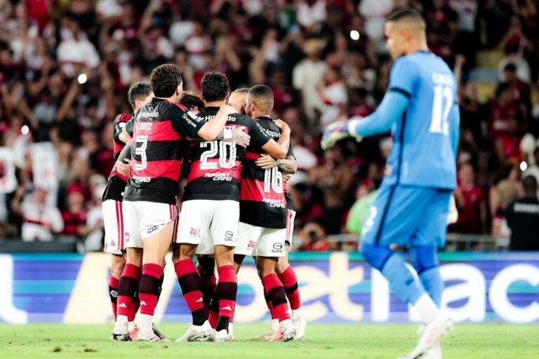 Samuel Lino brilha e conduz Flamengo a vitória por 3 a 0 sobre Botafogo