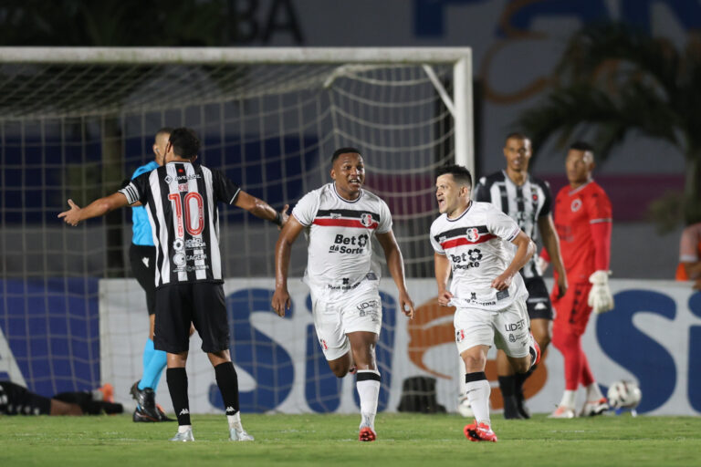 Santa Cruz enfrenta Botafogo-PB, Maringá e Floresta pelo acesso