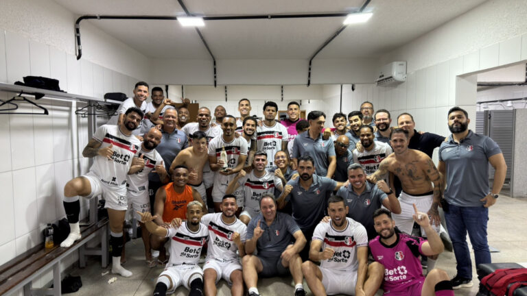Santa Cruz sofre, avança ao quadrangular da Série C e sonha com a B