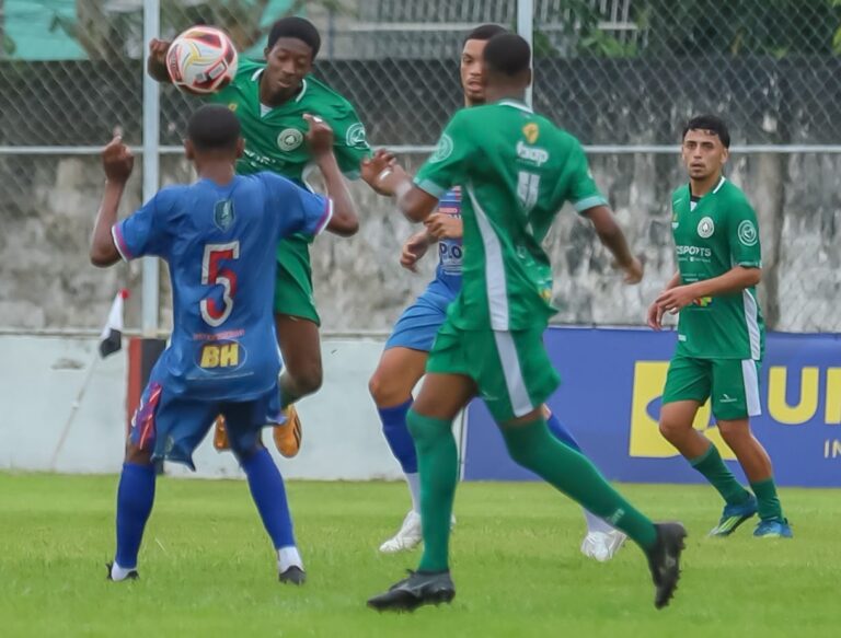 Sport-ES goleia Pinheiros-ES por 4 a 1 e sobe perto do G-2