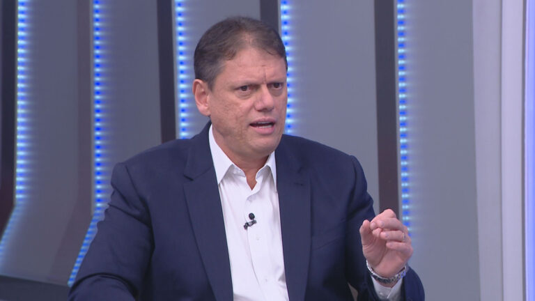 Tarcísio garante: empresa dos filhos é independente do governo