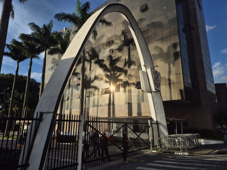 TJ-SP suspende assembleia do Corinthians que votaria reforma do estatuto