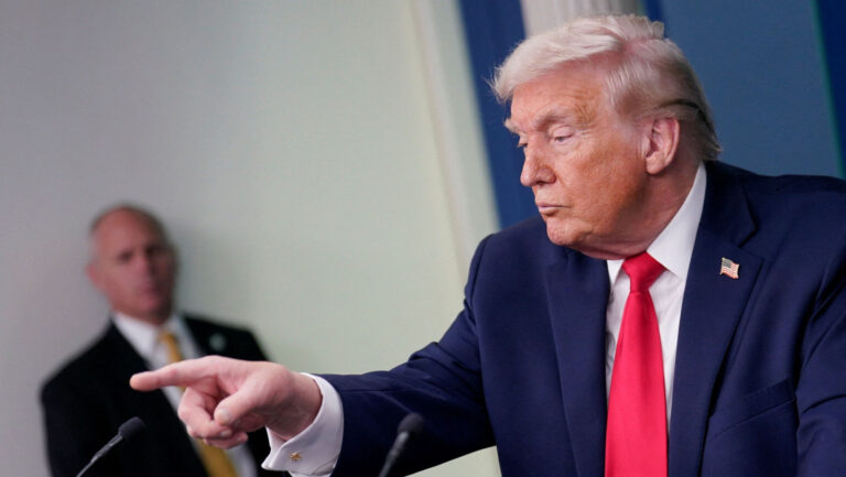 Trump decide se amplia conflito com o Irã e arrisca legado
