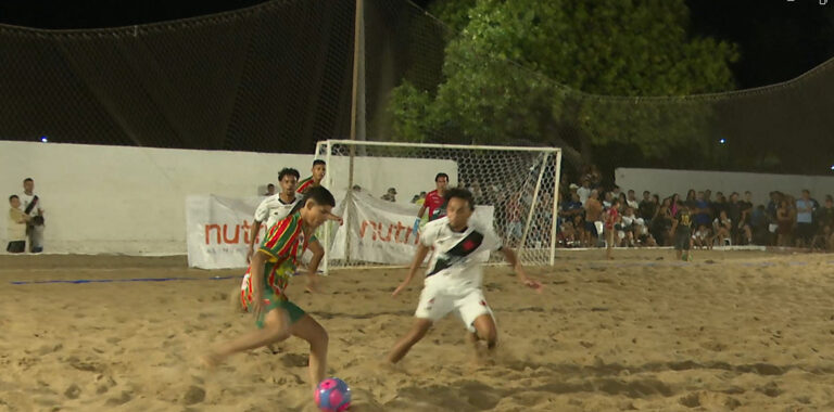 Vasco supera Sampaio nos pênaltis e leva amistoso de beach soccer