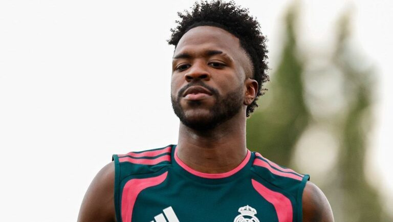Vinicius elogia Mourinho e alimenta esperança no Real Madrid
