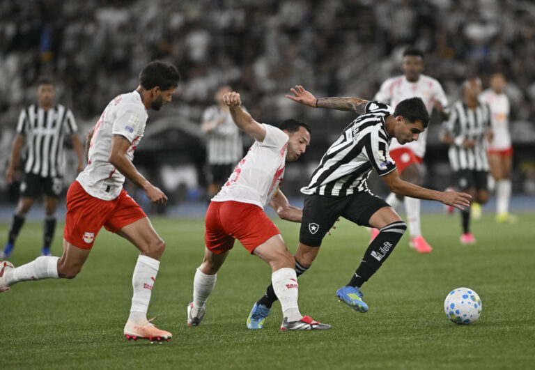 Botafogo tropeça e empata; alerta ligado para risco no Brasileirão
