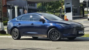 BYD corta preço do King GL; sedã fica perto do Geely EX2