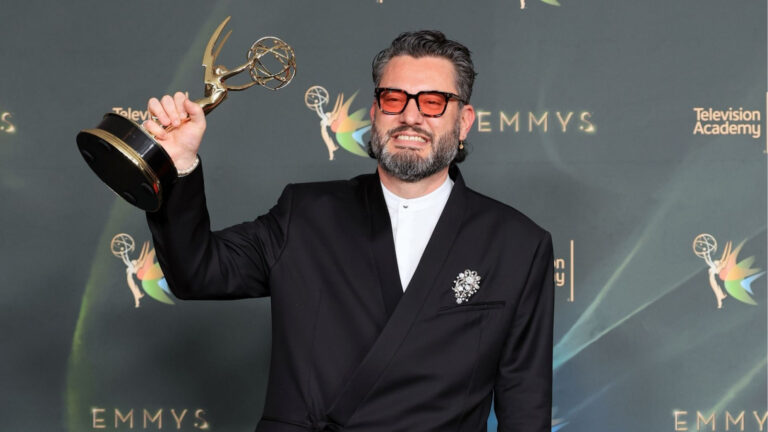 Carioca Miguel Gandelman leva Emmy por direção musical do show de Bad Bunny