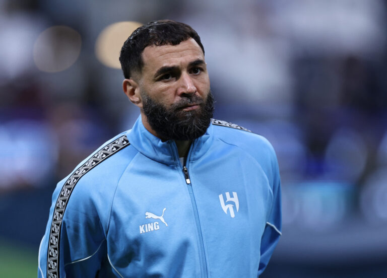 Contrato com liga saudita barra retorno de Benzema ao Lyon