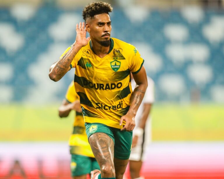 Cuiabá soma 4ª vitória em 6 jogos ao vencer Athletic por 3 a 0