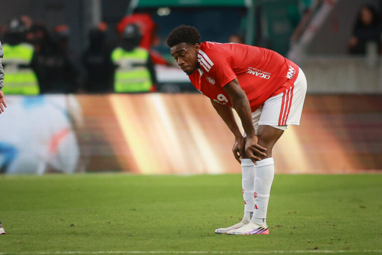 Derrotas em casa derrubam Inter e Remo na luta contra queda