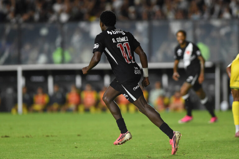Desempate por confronto direto mantém Vasco no Z-4