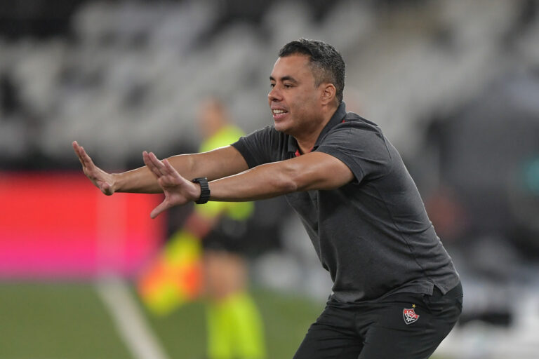 Jair Ventura deixa continuidade no Vitória em aberto após série de derrotas