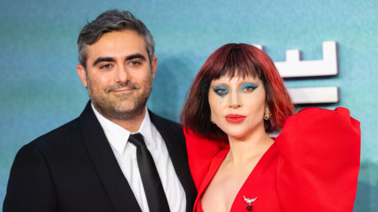 Lady Gaga e Michael Polansky dão as boas-vindas ao primeiro filho