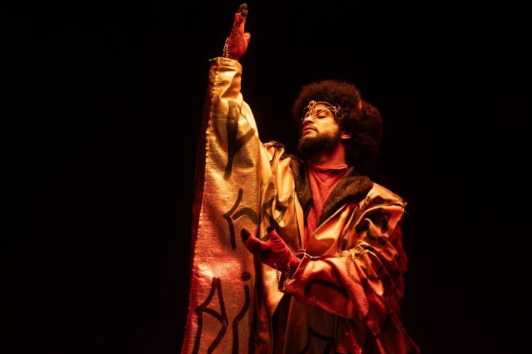 Leandro Serizo lança ‘Sol Quimérico’ e cria distopia musical