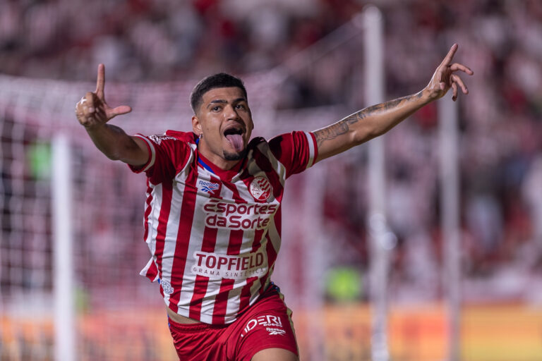 Luiz Cláudio marca e decide triunfo do Náutico sobre Botafogo-SP