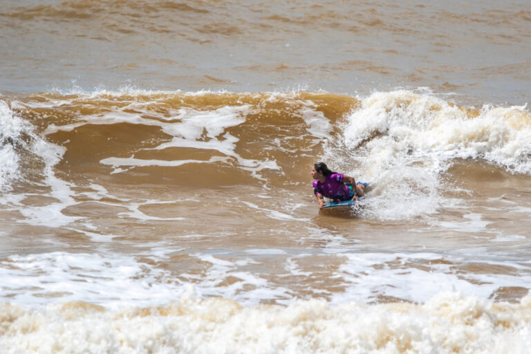 Maylla Venturim brilha na abertura do Wahine Bodyboarding Pro no ES