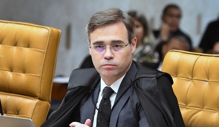 Mendonça prepara pedido de investigação contra Alexandre de Moraes