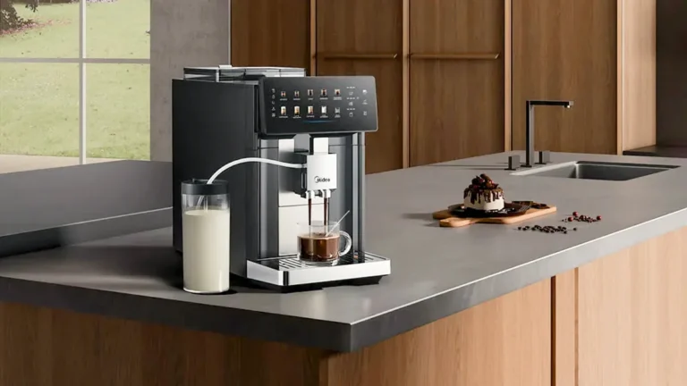 Midea Série Pro mói grãos e prepara 8 bebidas automaticamente
