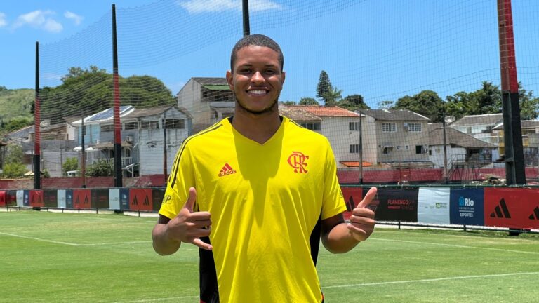 Ryan Luka fecha com clube de Dubai e será companheiro de Balotelli