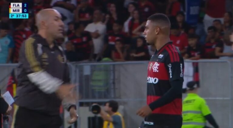 Samuel Lino reclama de substituição e deixa o Maracanã em atrito