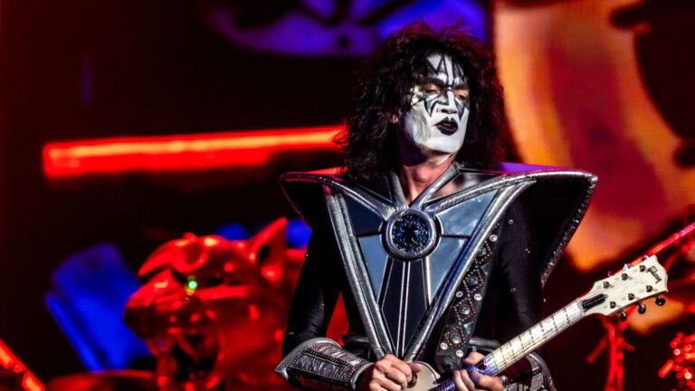 Tommy Thayer confirma gravação de nova música do KISS escrita por Paul Stanley