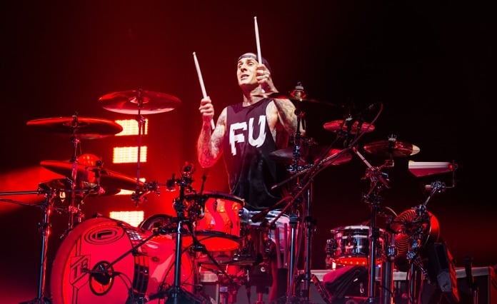 Billy Corgan: Travis Barker é o baterista que redefiniu sua geração