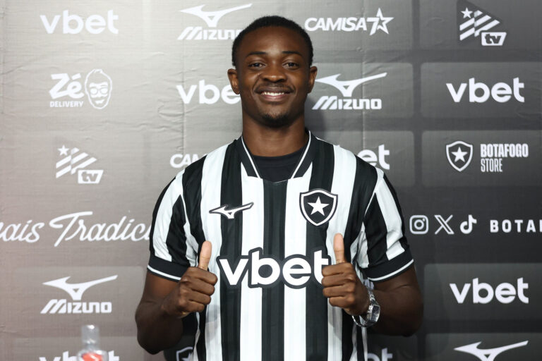 Botafogo deixa Domingos Andrade de lado após apenas 18 minutos