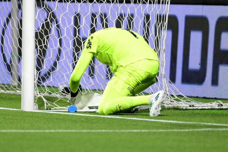 Carlos Miguel pega pênalti de Nonato e garante Palmeiras na final