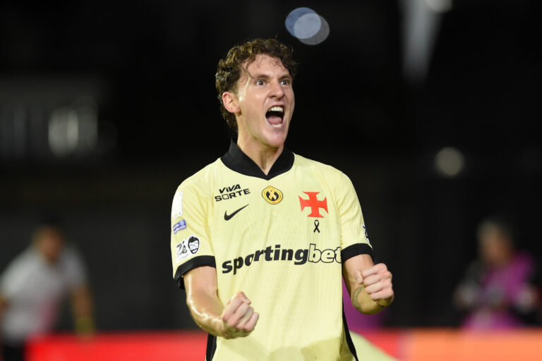 Colidio treina e deve reforçar o Vasco contra o São Paulo no Morumbi