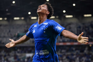 Cruzeiro domina o São Paulo e vence por 2 a 0 no Mineirão
