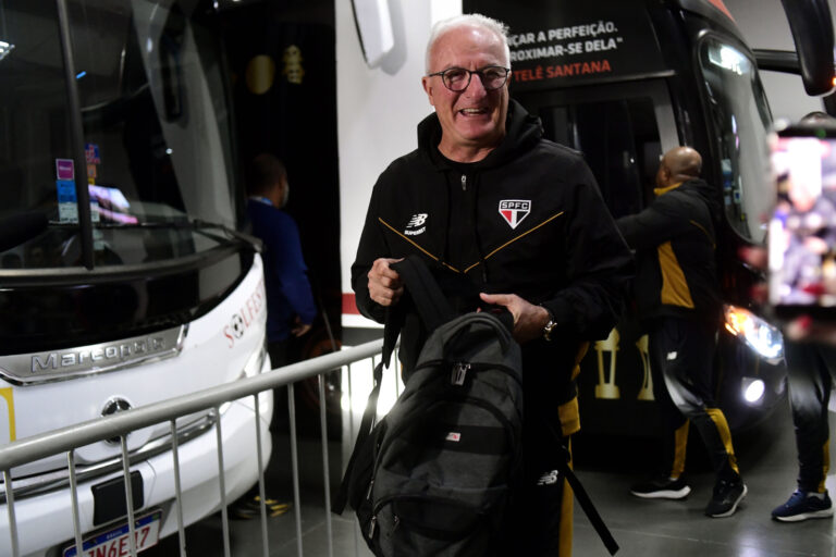 Dorival sinaliza permanência e já planeja São Paulo para 2027