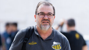 Enderson exalta liderança e pede cautela com Novorizontino na Série B