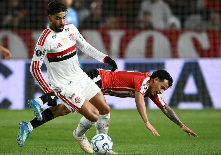 Estudiantes domina, mas empata 0 a 0 com Flamengo na Libertadores