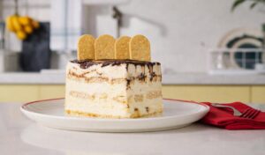 Faça hoje: torta de sorvete com calda de chocolate cremosa