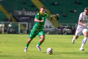 Figueirense acerta saída de Zé Carlos para o ASA-AL