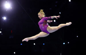 Flávia Saraiva confirma série e conquista bronze na trave do Mundial
