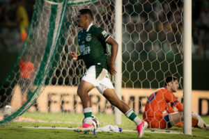 Goiás viaja com elenco completo a Fortaleza em busca do G-6