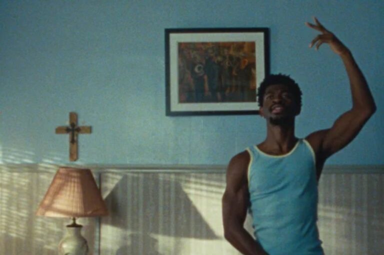 Lil Nas X lança ‘World’s Greatest’ e presta tributo à mãe Tamikia Hill