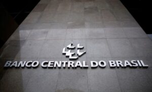 Mercado reduz projeções: dólar a R$5,05 e PIB 2026 cai para 1,80%