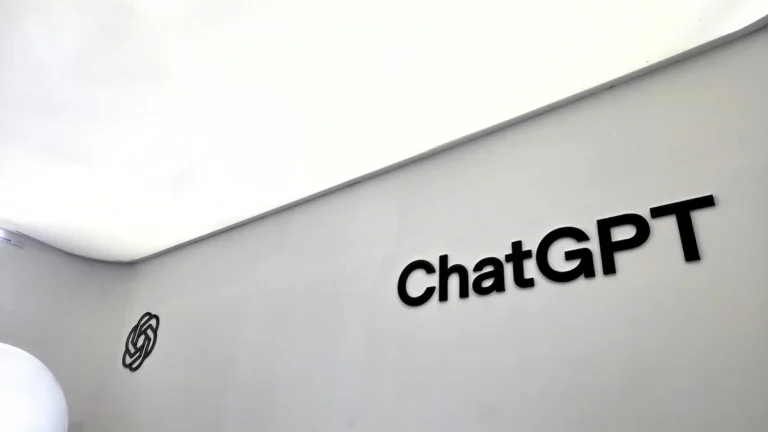 OpenAI encerra GPTs personalizados e aposta em sistema por plugins