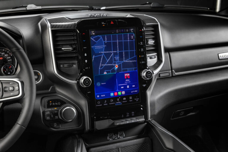 RAM convoca recall para atualizar software que afeta câmera de ré 1500/2500
