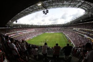 Santa Cruz arrasta 255.619 torcedores à Arena e confirma retorno à Série B