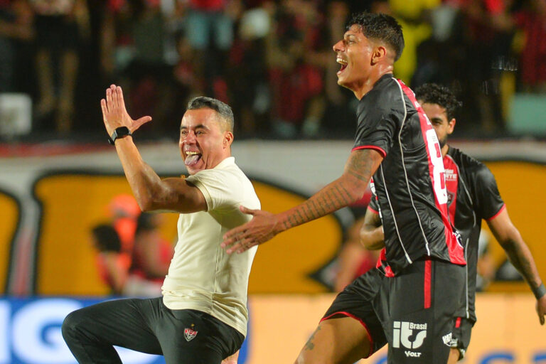 Vitória tenta recuperação no Barradão contra o Athletico-PR